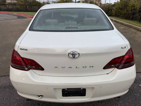 2008 Toyota Avalon XLS