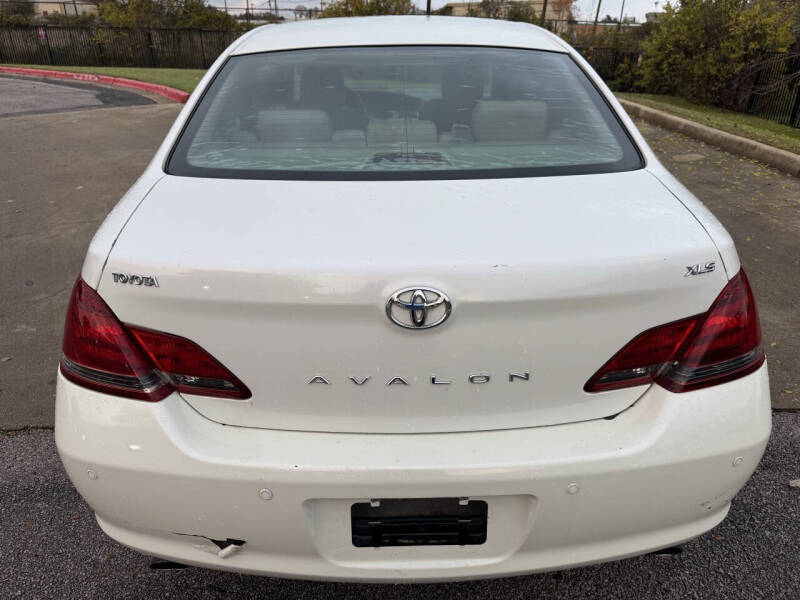 2008 Toyota Avalon XLS