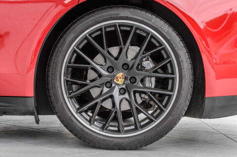 2018 Porsche Panamera 4