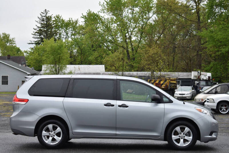 2012 Toyota Sienna Base 7-Passenger