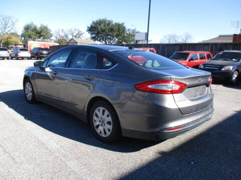 2013 Ford Fusion S