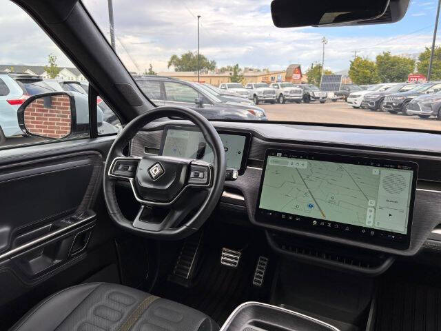 2024 Rivian R1S Adventure