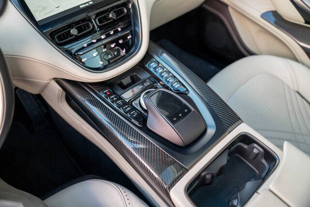 2021 Aston Martin DBX 22