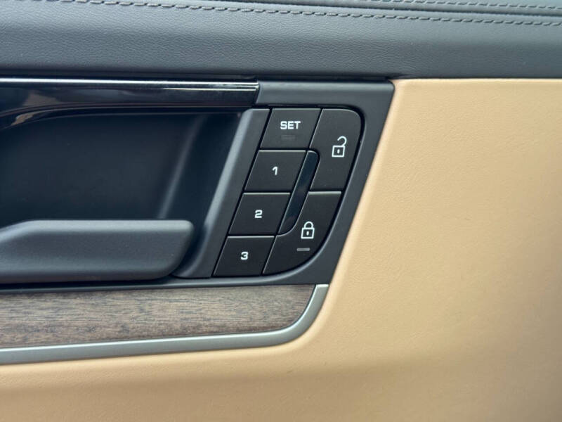 2024 Porsche Cayenne