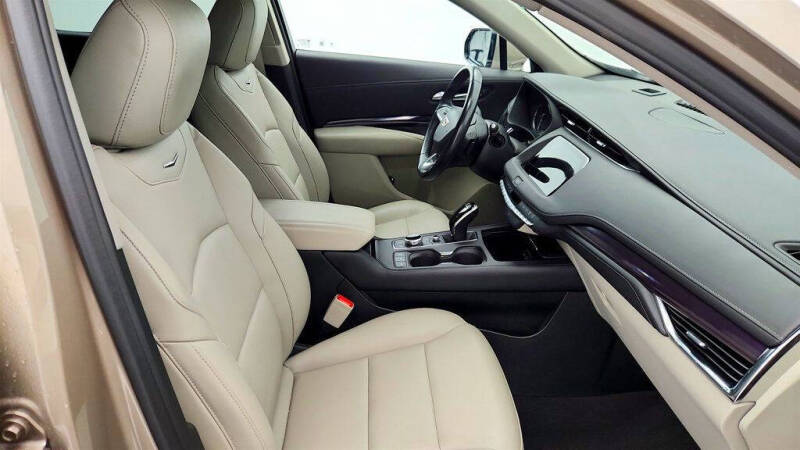 2022 Cadillac XT4 Luxury