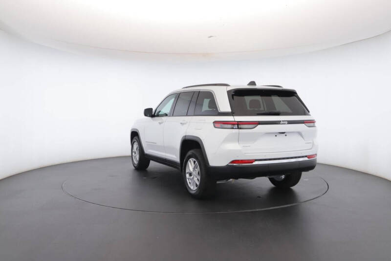 2025 Jeep Grand Cherokee Laredo X