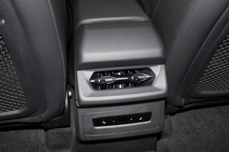 2025 Audi Q6 e-tron Premium