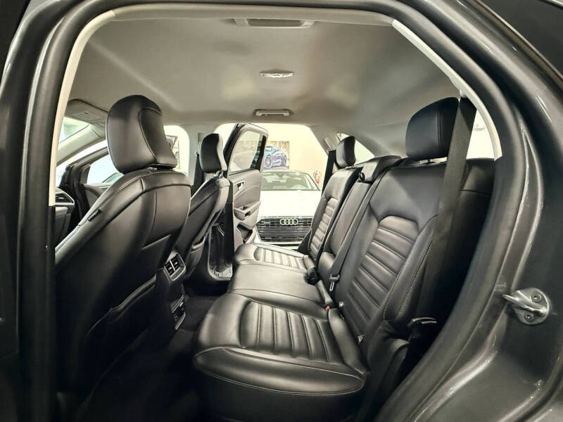 2021 Ford Edge