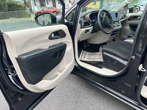 2017 Chrysler Pacifica Touring Plus
