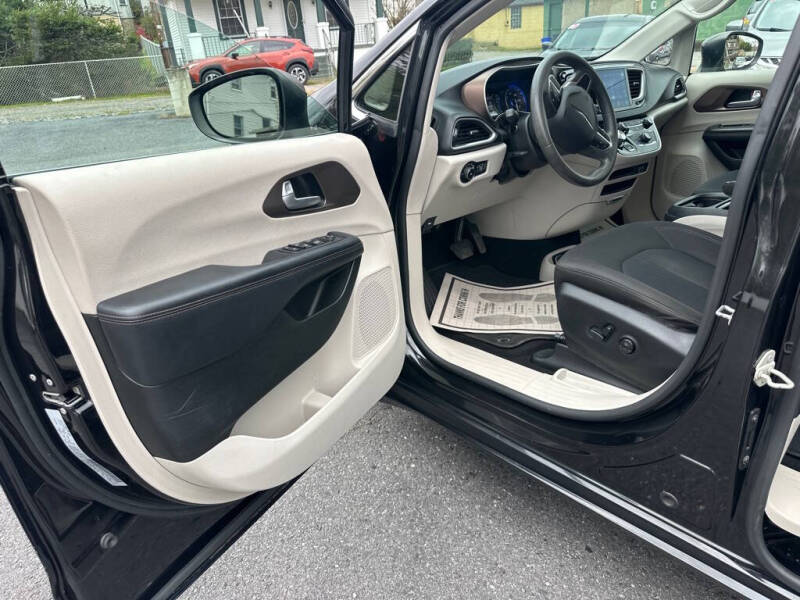 2017 Chrysler Pacifica Touring Plus
