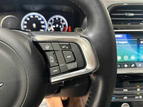 2017 Jaguar F-PACE 35t R-Sport