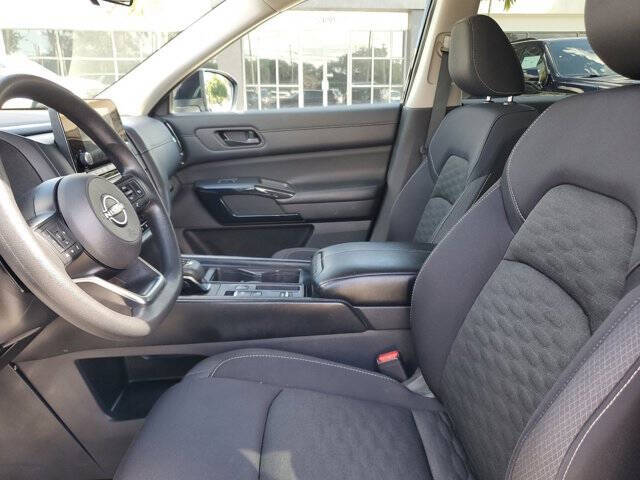 2023 Nissan Pathfinder S