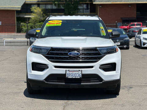 2020 Ford Explorer for sale at Carros Usados Fresno in Clovis CA