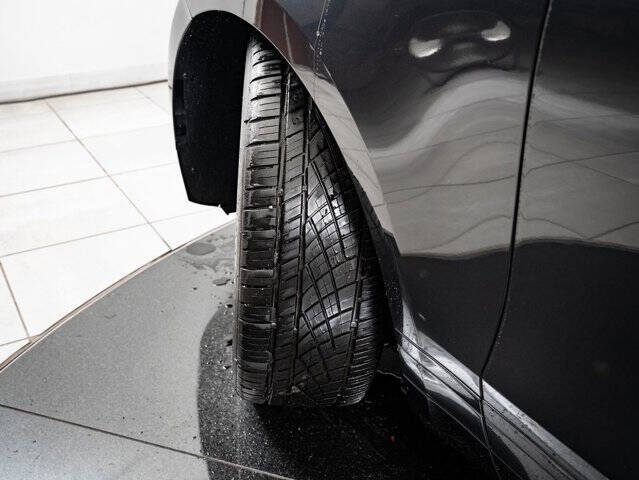 2022 Land Rover Range Rover Velar P250 R-Dynamic S