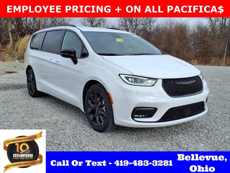 2026 Chrysler Pacifica Select