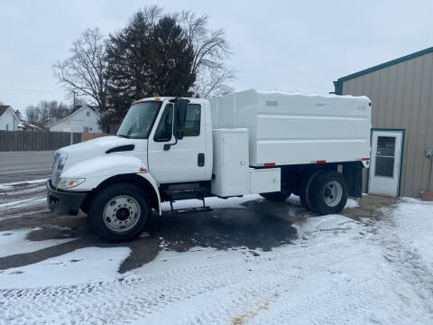 2003 International DuraStar 4200 for sale at MOES AUTO SALES in Spiceland IN