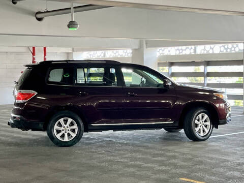 2011 Toyota Highlander SE