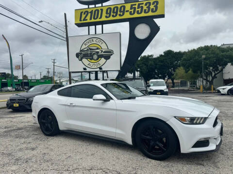 2015 Ford Mustang V6