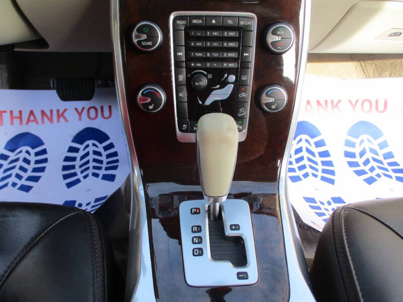 2012 Volvo XC70 T6 Premier Plus