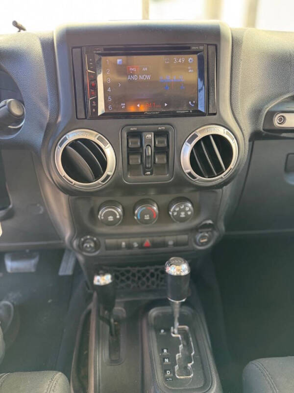 2012 Jeep Wrangler Unlimited Sahara