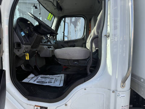 2018 Freightliner M2 106