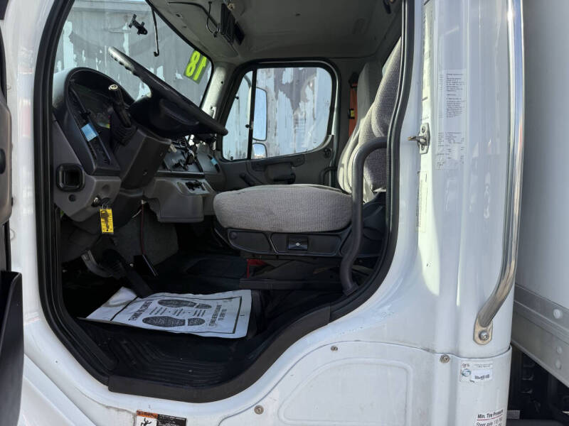 2018 Freightliner M2 106