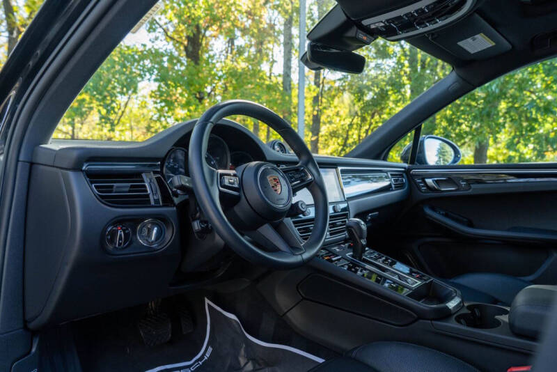 2025 Porsche Macan