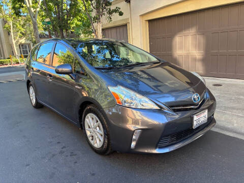2013 Toyota Prius v Two