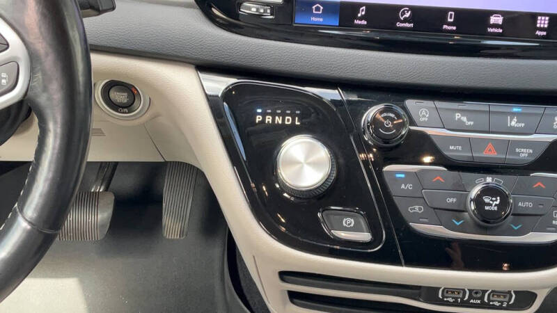 2021 Chrysler Pacifica Touring L