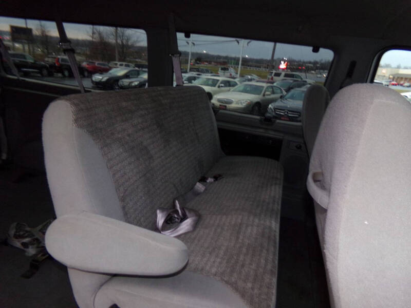 2001 Ford E-Series E-350 SD XL