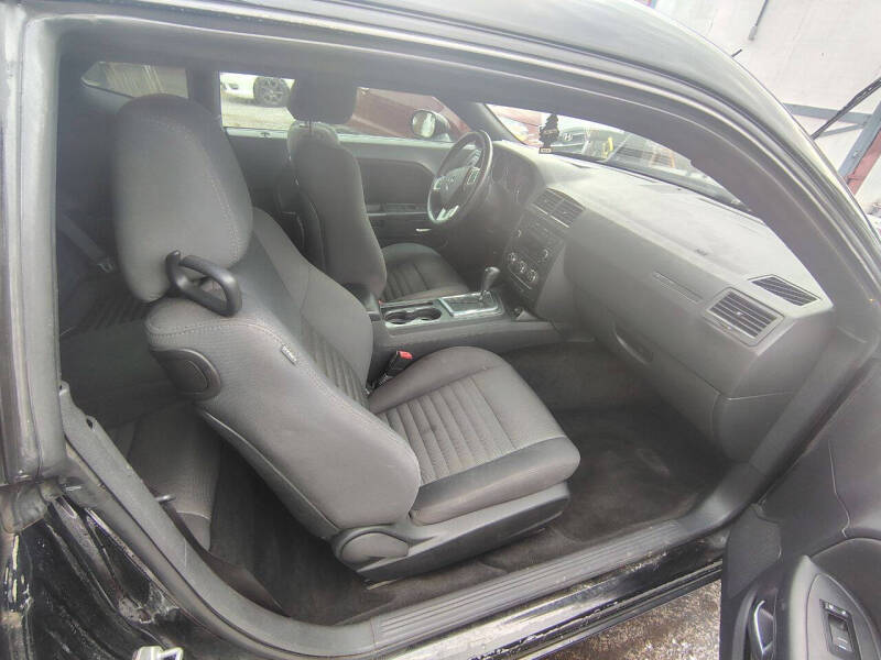 2013 Dodge Challenger SXT