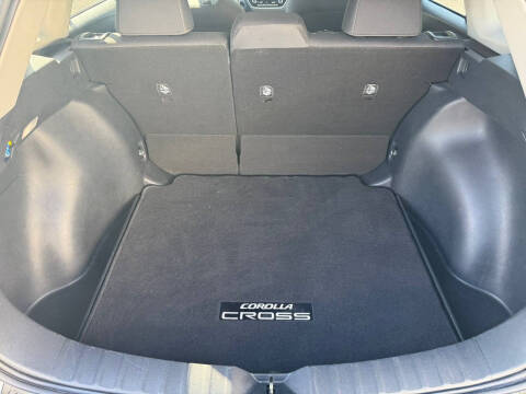2024 Toyota Corolla Cross LE