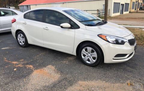 2015 Kia Forte for sale at Super Advantage Auto Sales in Gladewater TX