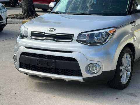 2017 Kia Soul +