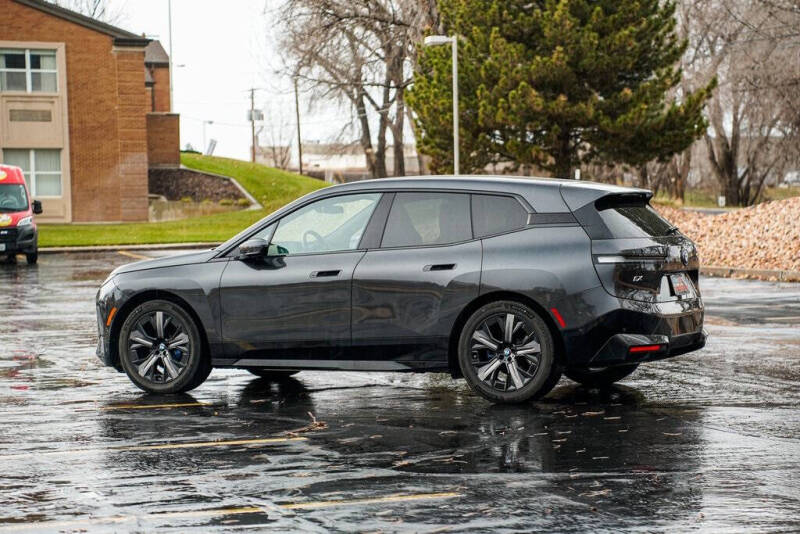 2025 BMW iX xDrive50