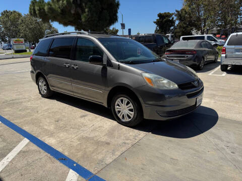 2005 Toyota Sienna LE 7 Passenger