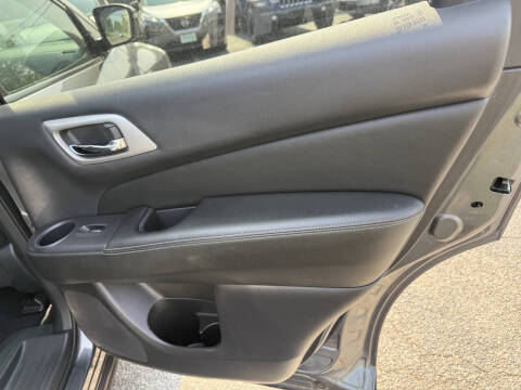 2018 Nissan Pathfinder SL