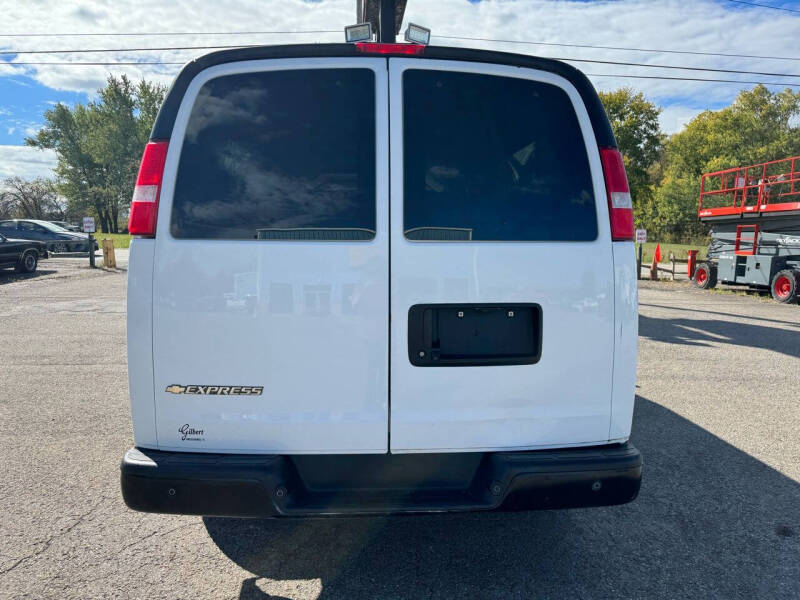 2022 Chevrolet Express LS 3500