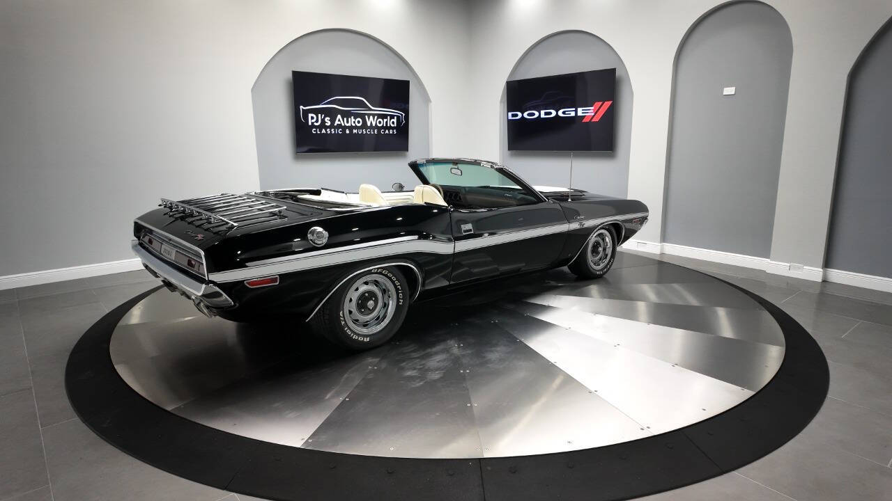 1970 Dodge Challenger 37