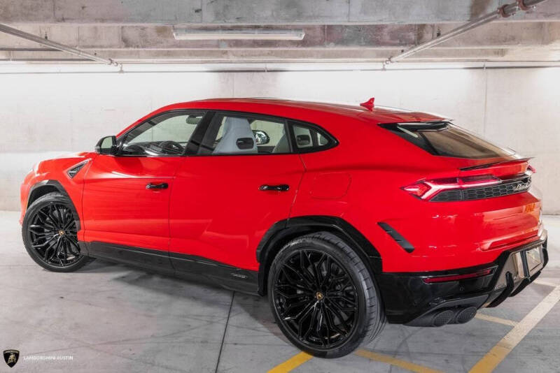 2025 Lamborghini Urus SE