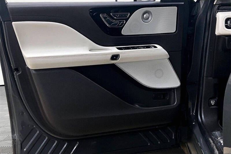 2022 Lincoln Aviator Black Label