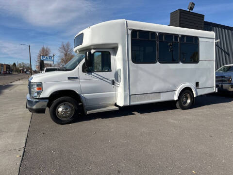 2017 Ford E-Series E-450 SD