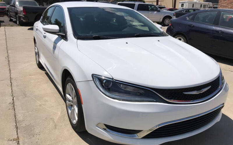 2015 Chrysler 200 for sale at Tiger Auto Sales in Guymon OK