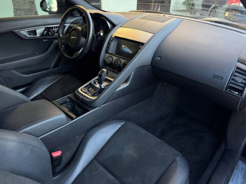 2017 Jaguar F-TYPE Premium