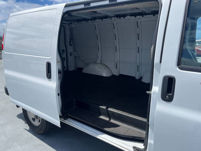 2023 Chevrolet Express 2500