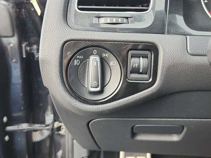 2016 Volkswagen Golf GTI SE