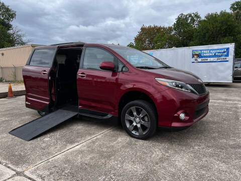2015 Toyota Sienna for sale at Schaefers Auto Sales in Victoria TX