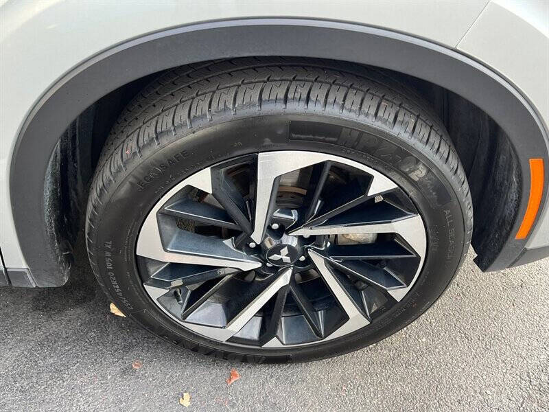 2024 Mitsubishi Outlander SE