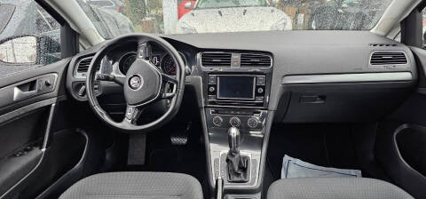 2018 Volkswagen Golf TSI S