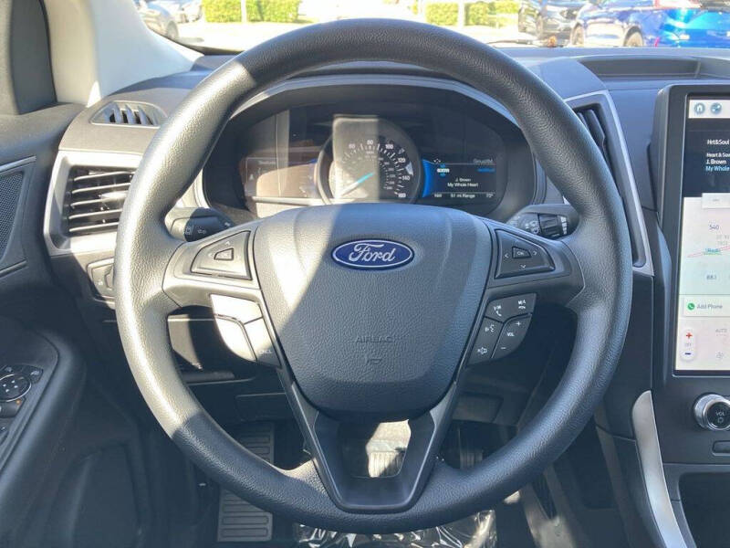 2024 Ford Edge SE